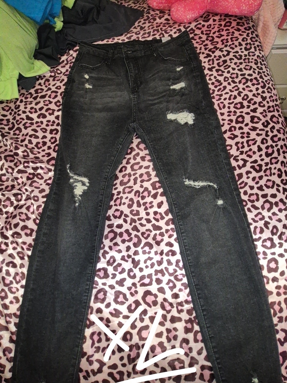 Men's Black Distressed Slim Jeans